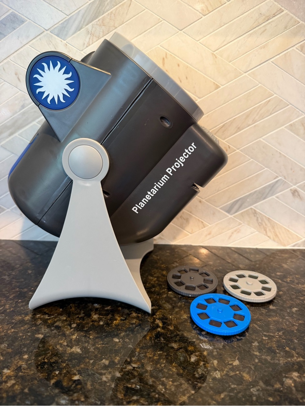 Smithsonian Planetarium Projector – Educational Star & Space Light Projector
